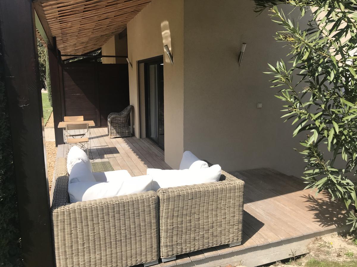 Mas Des Limites Bed & Breakfast Rognonas Exterior photo