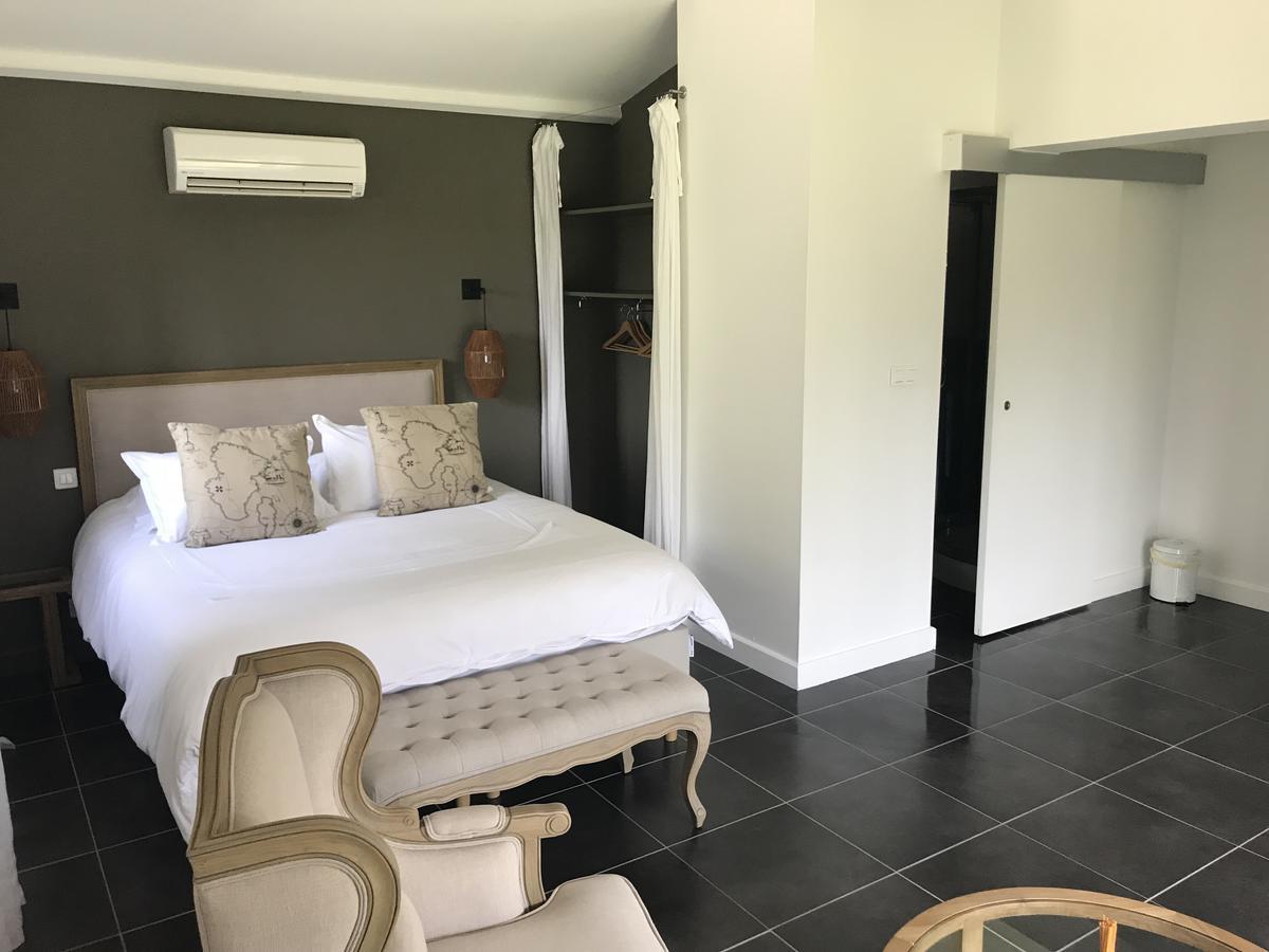 Mas Des Limites Bed & Breakfast Rognonas Exterior photo