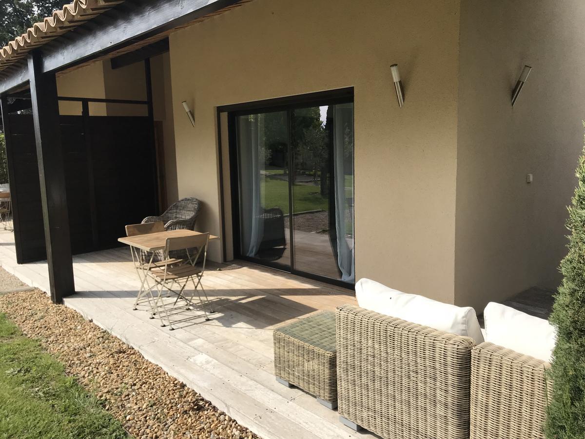 Mas Des Limites Bed & Breakfast Rognonas Exterior photo