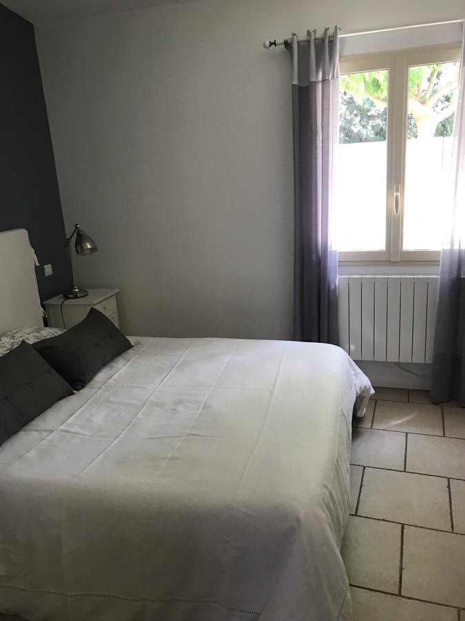 Mas Des Limites Bed & Breakfast Rognonas Exterior photo