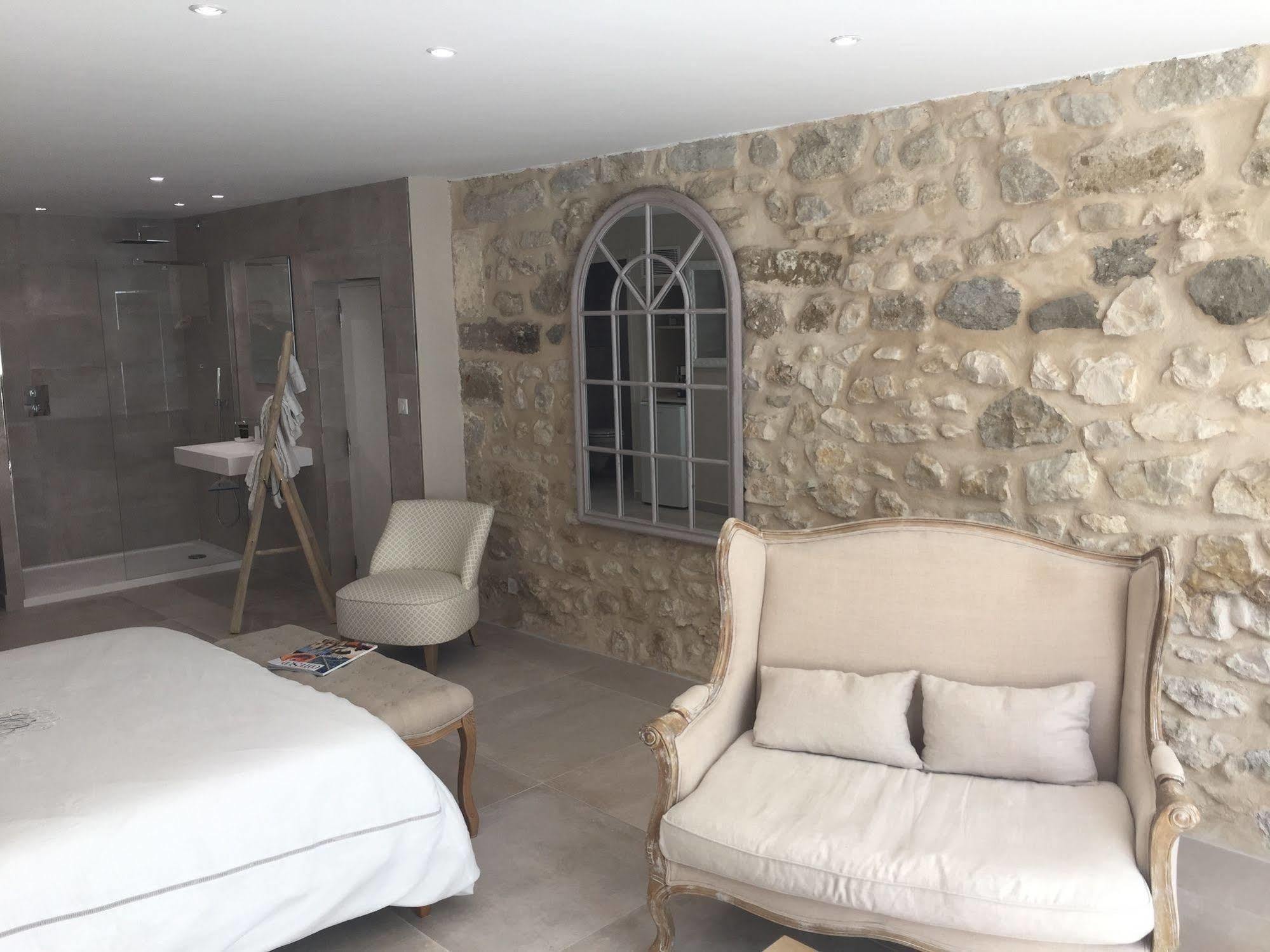 Mas Des Limites Bed & Breakfast Rognonas Exterior photo