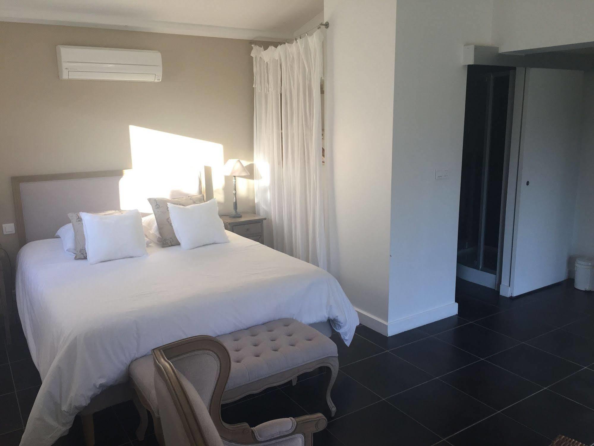 Mas Des Limites Bed & Breakfast Rognonas Exterior photo